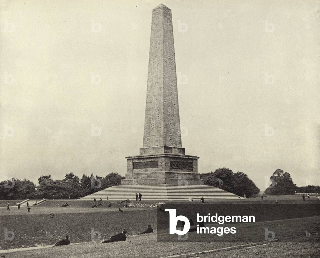 The Wellington Testimonial, Phoenix Park (b/w photo)
