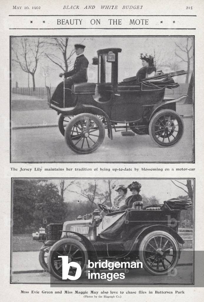 British actresses Lily Langtry, Evie Greene and Maggie May motoring, 1902 (b/w photo)