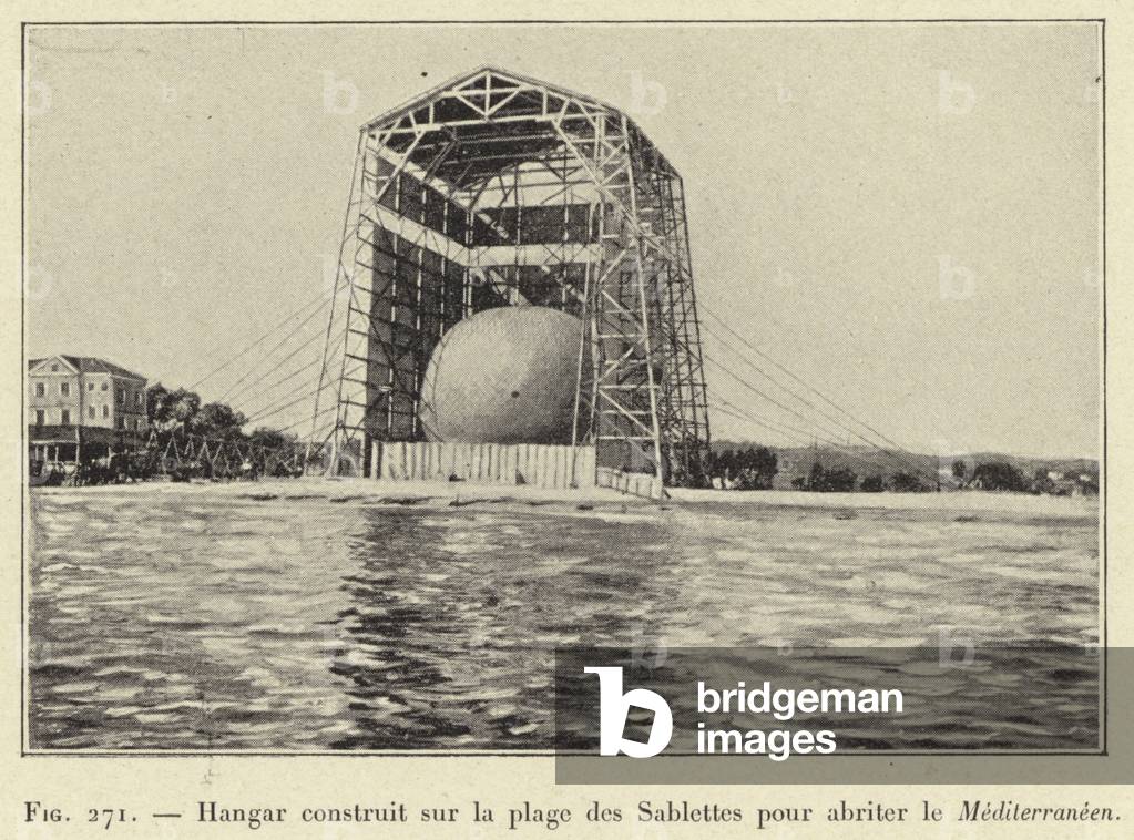 Hangar construit sur la plage des Sablettes pour abriter le Mediterraneen (engraving)