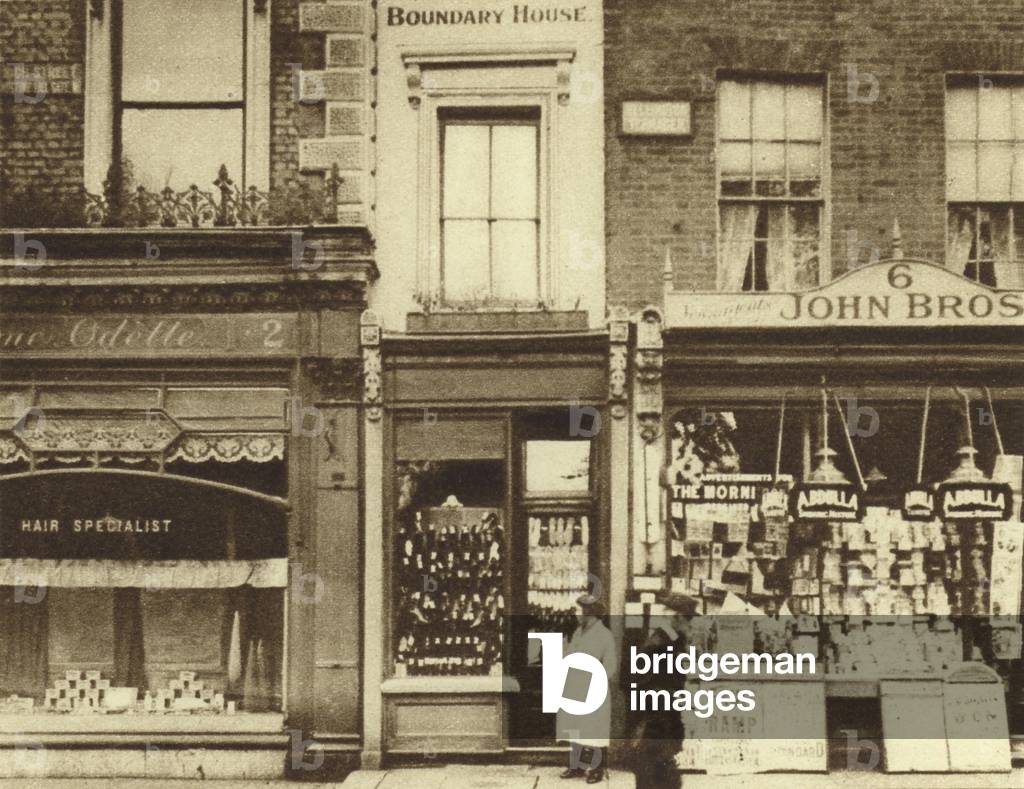 Boundary House, Notting Hill Gate, one of London's smallest houses (b/w photo)