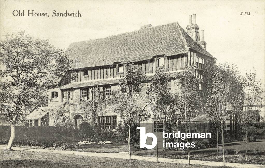 Old House, Sandwich (b/w photo)