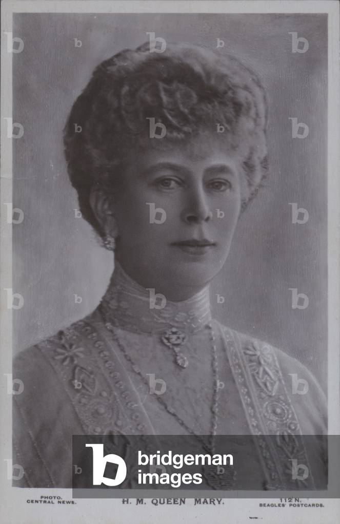 HM Queen Mary (b/w photo)