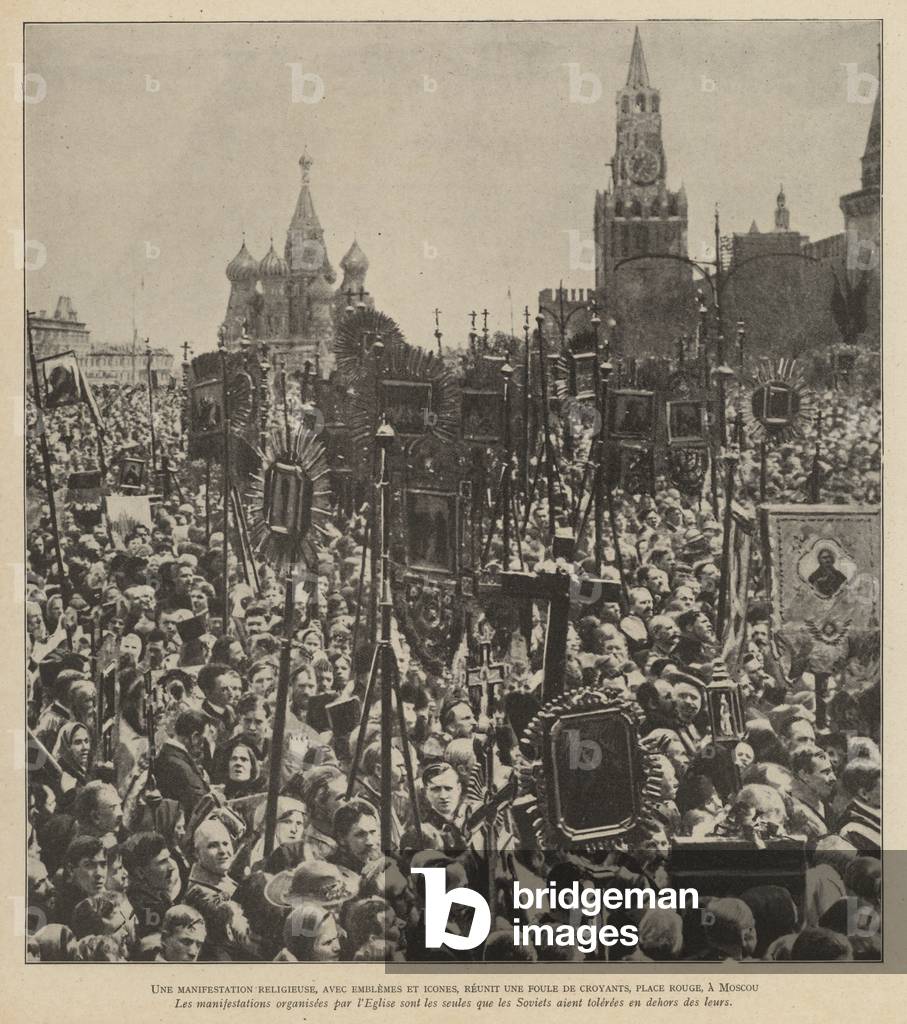 Demonstration by Russian Orthodox Christians on Red Square, Moscow, following the Russian Revolution (b/w photo)