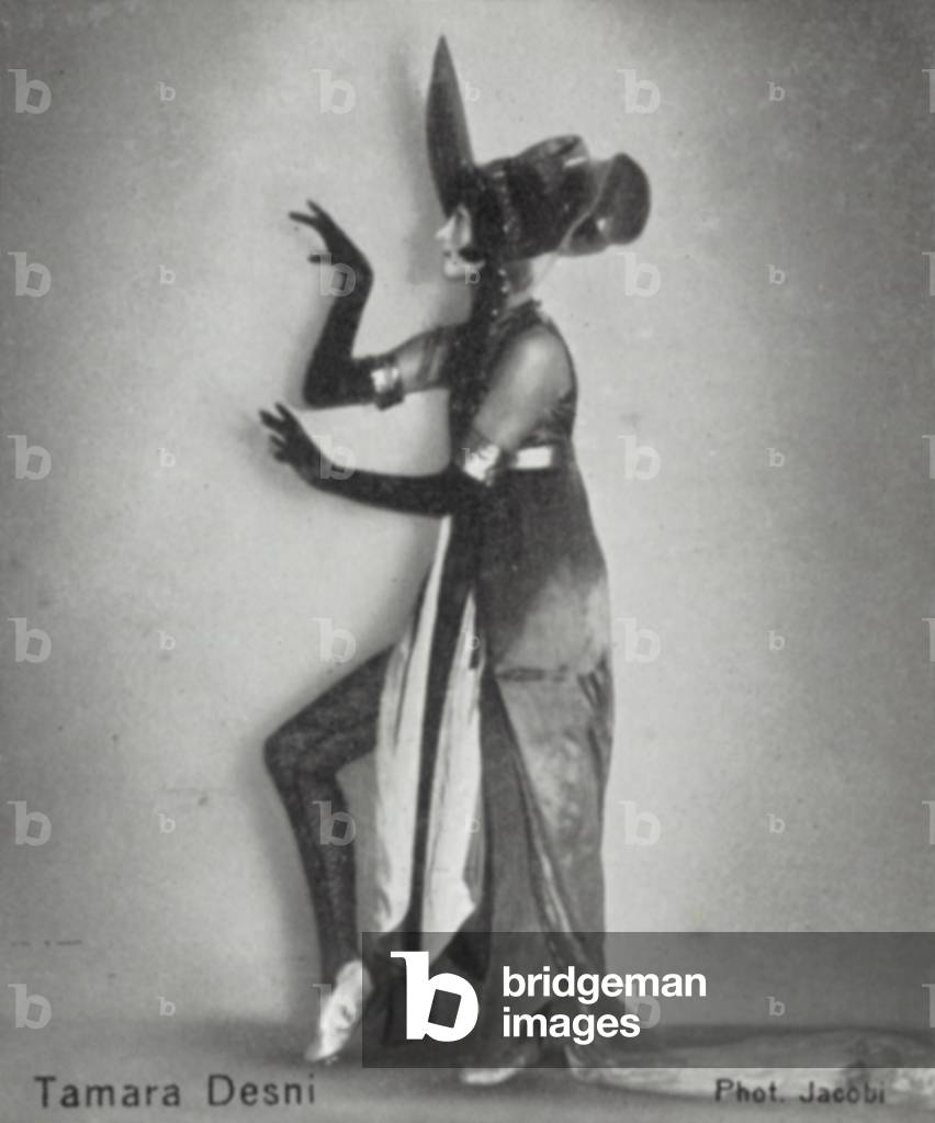 Tamara Desni (b/w photo)