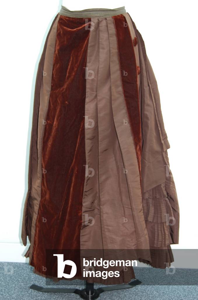 Brown dress (skirt and small jacket), c.1875 (silk satin) (see also 3700630)