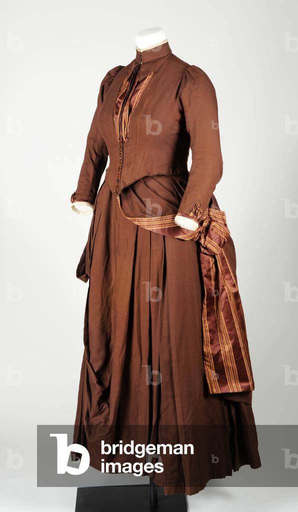 Walking or day dress, 1880-85 (textile) (see also 3700633 and 3700628)
