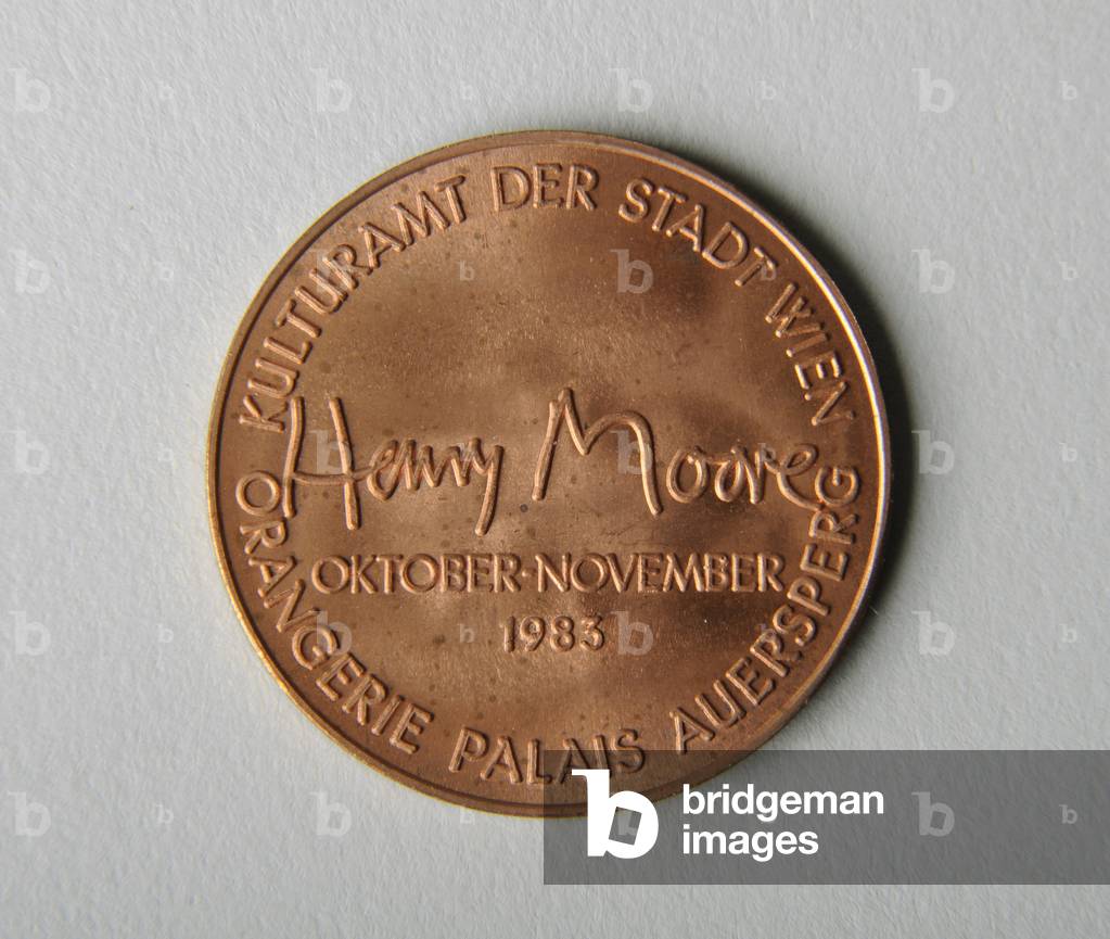 Medallion commemorating the Henry Moore Exhibition 