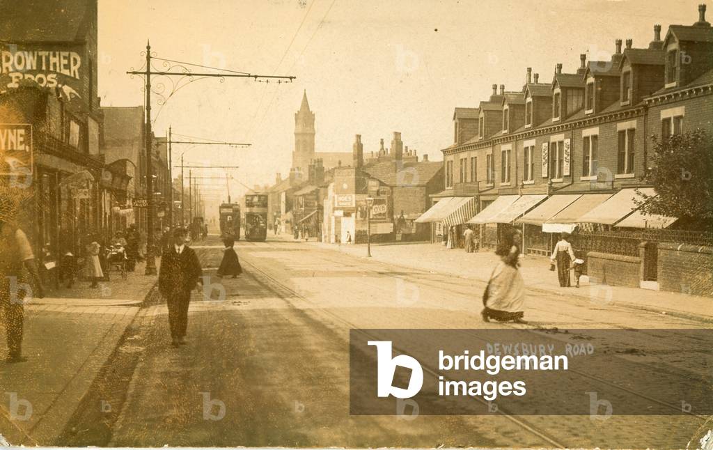 Postcard depicting Dewsbury Road, Leeds, 1907 (b/w photo)