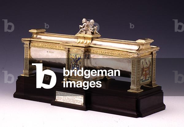 Silver freedom casket, presented to Sir Berkeley Moynihan, 1926 (silver & gilt)