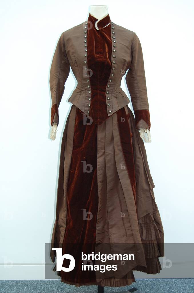 Brown dress (skirt and small jacket), c.1875 (silk satin) (see also 3700631)