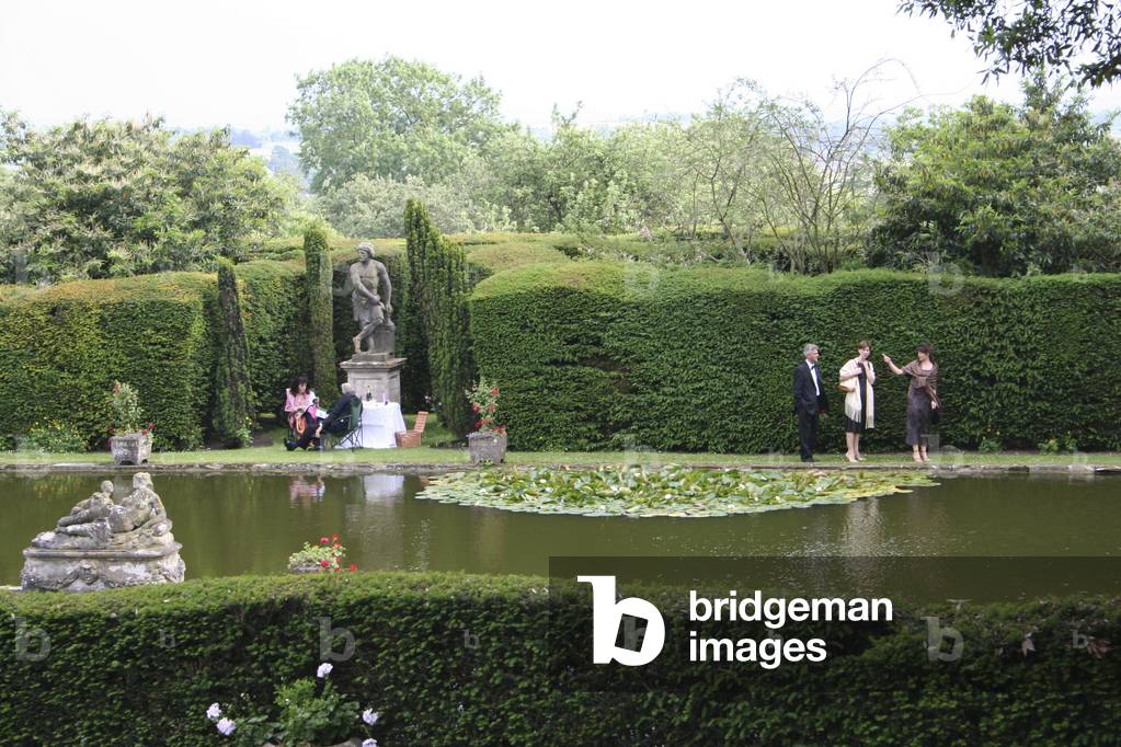 Guests walking around lilly
