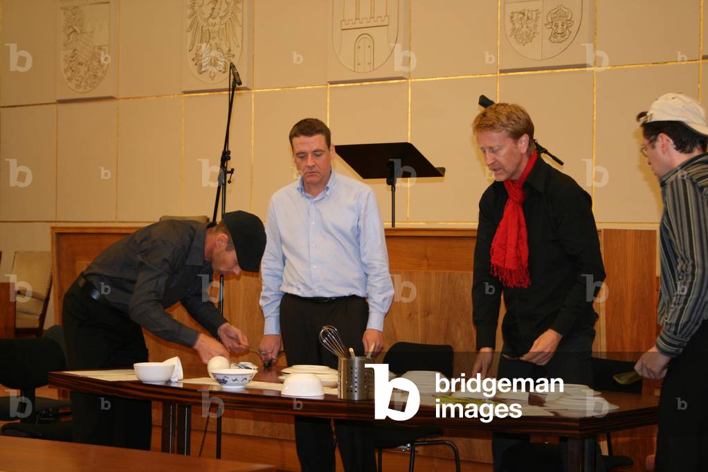 Dieter Schnebel' s Bauernszene performed    Dieter Schnebel: Bauernszene