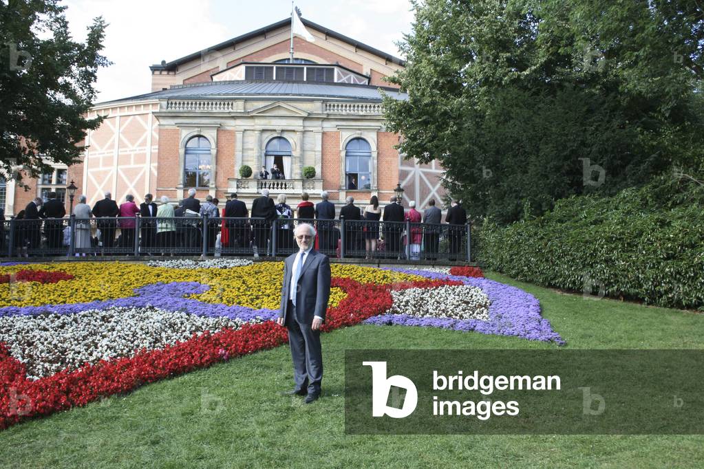 Bayreuth Festspielhaus gardens