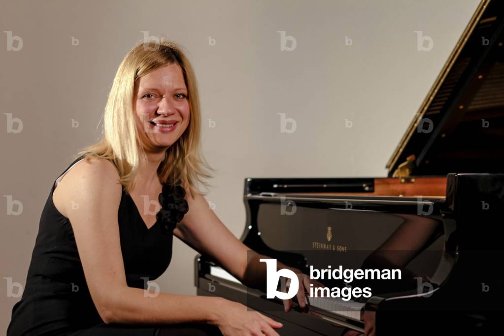 Valentina Lisitsa at the piano. April 2013 in London. Russian pianist, 2013 (photo)
