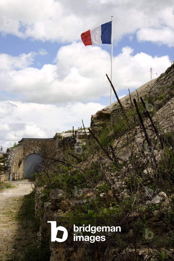 France, Champagne-Ardenne, Marne (51), Reims - Fort de la Pompelle (outdoor), remnants of fortification of the First World War's fort with tunnels, wires, protecting bags (First World War 1914-1918 or 14-18). Photography Florent Lamontagne