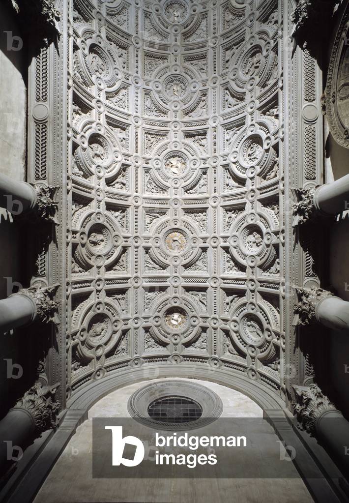 Interior view of the vaulted ceiling of the vestibule of the church realized by Simone del Pollaiolo dit il Cronaca (1457-1508) (vaulted ceiling of the vestibule by Simone del Pollaiolo), 1492-1494 Church Santo Spirito, Florence Italy