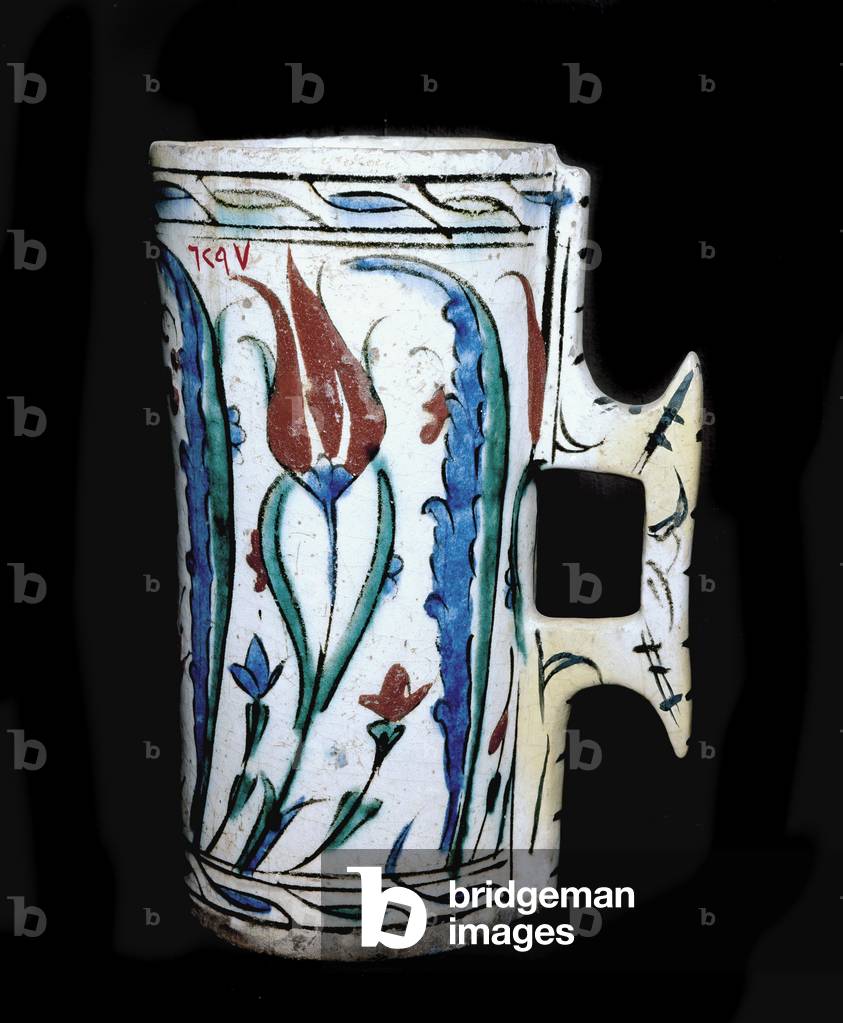 Jug made in Anatolia. 17th century (ceramic)