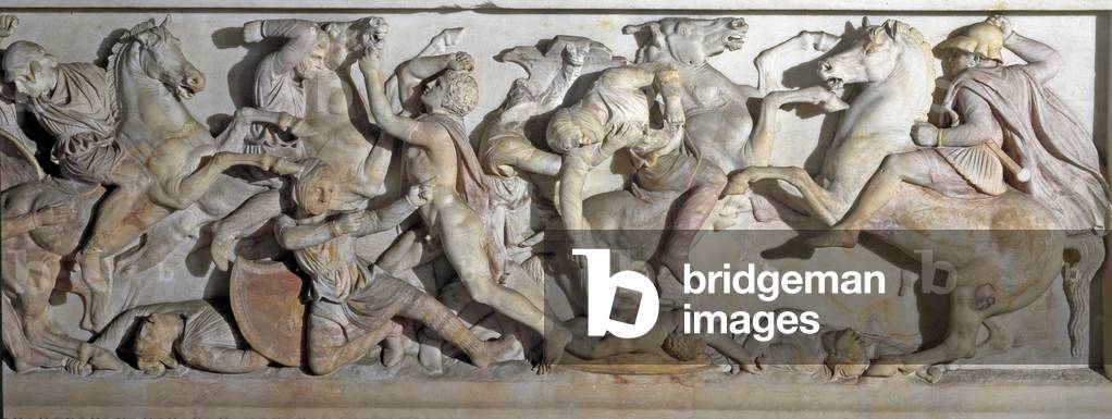 Art grec : ""sarcophage d'Alexandre le Grand (356-323 avant JC)"" Vue des reliefs representant la bataille d'I