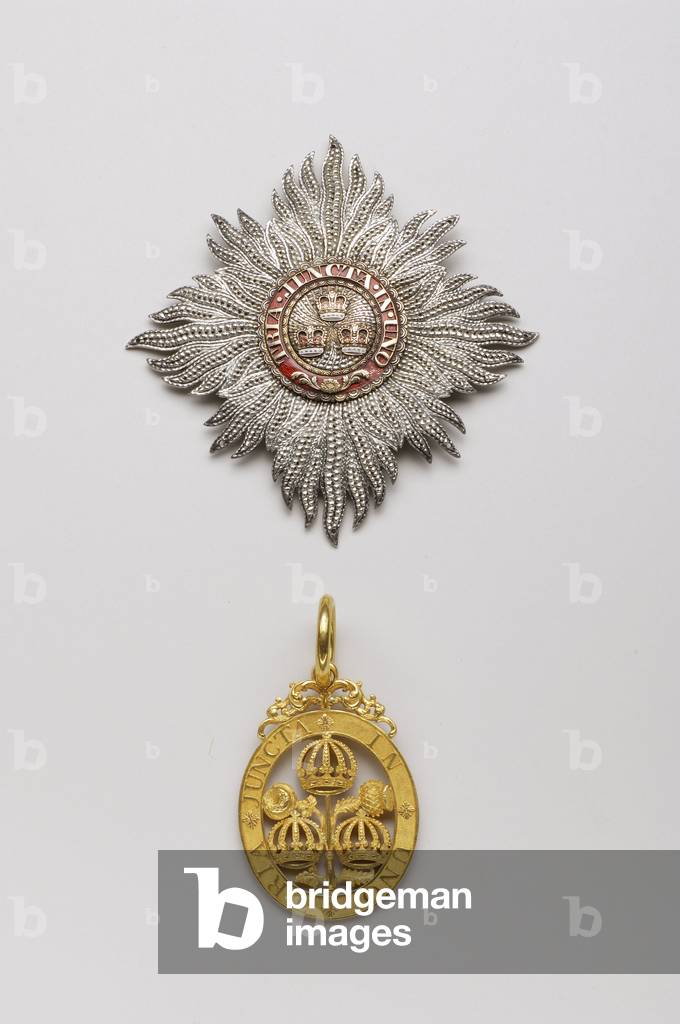 United Kingdom - Order of the Bath: Top: plaque of knight grand cross, civil division, belonging to the 2nd Earl of Clancarty (1767-1837), manufactured by Hamlet (London), beginning of the 19th century, Gold and silver and emals, H 10,4 cm; w 10,1 cm; weight: 76 g - Bottom: badge of knight grand cross, civil division, having belonged to the 2nd Earl of Clante Carty (1767-1837 ) - beginning of the 19th century - Gold - H 6.4 cm; W 4.2 cm; weight: 46 g - Private collection