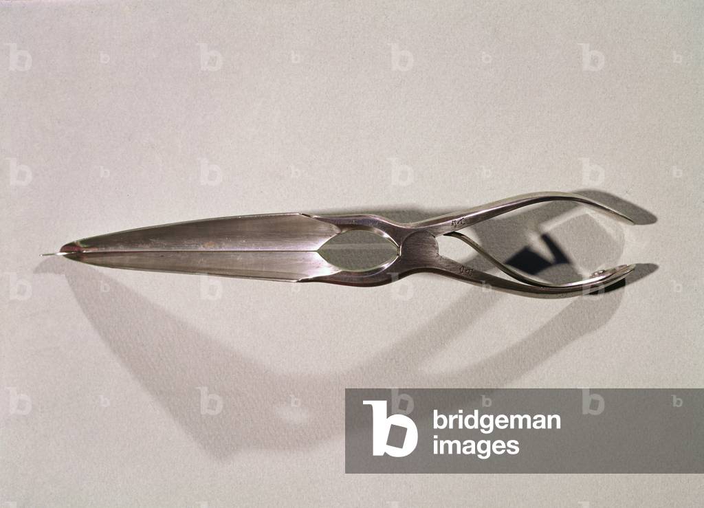 Medical instrument: a dilator, 18th century (photography)