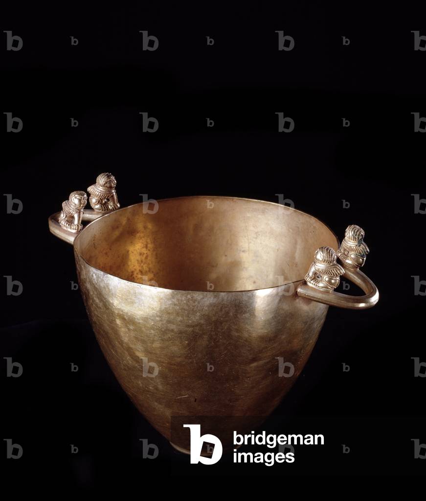 Gold cup with handles small sphinxes, from the Bernardini tomb of Palestrina, 675-650 BC