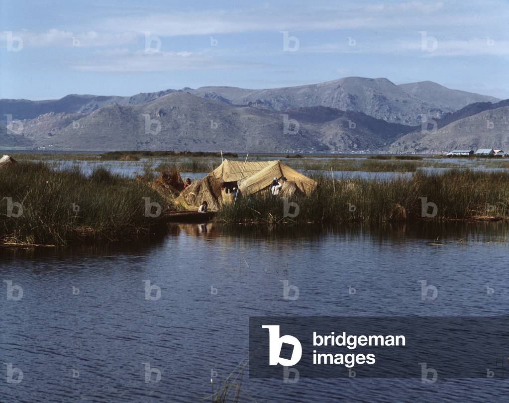 View of an island made of reed of the Uro indians, bay of Chucuito (1983 - Photography)