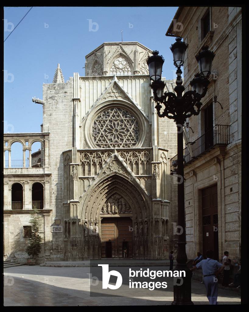 View of the portal of the apostles, Cathedral of Valencia (Valencia) 14th century (View of the portal of the apostles, Valencia, Spain) Spain