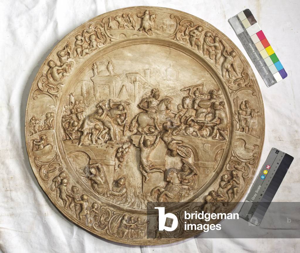 Plate with depiction of Horace Coclite on the Sublicio Bridge halts the advance of the Etruscans, 17th century (silver)