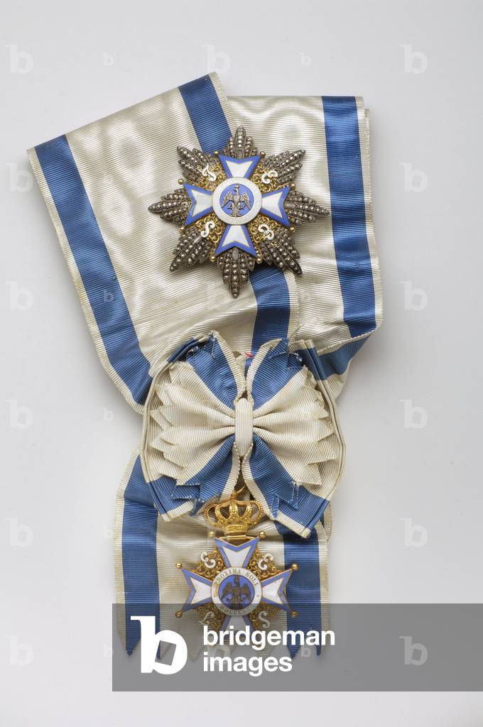 Duche de Modene - Order of the Eagle: badges of knight grand cross belonging to Alphonse de Bourbon des Deux Sicilies (Alfonso di Borbon-Due Sicilie) (1841-1934), Count of Caserta (1894-1934) - Fabricques by Halley (Paris) - 1850-1900 - Gold, silver and emaux - Plaque: D: 8,6 cm; Weight: 60 g; Badge: H: 8 cm; W: 5.9 cm; Weight: 30 g - Private collection