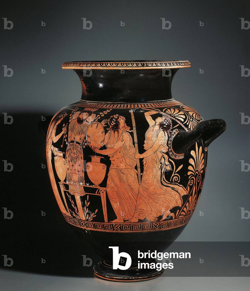 Stamnos decorato con una rappresentazione del culto dionisico. V secolo a.C. (terracotta)