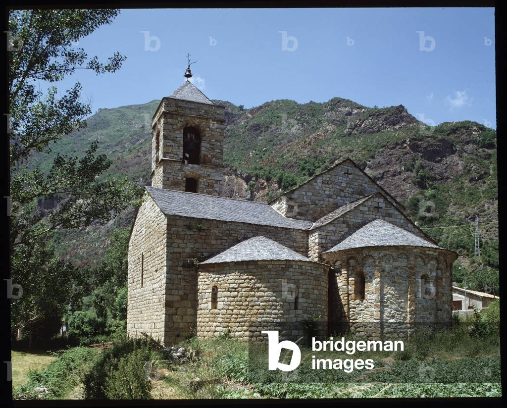 View of the church of saint feliu (photography)