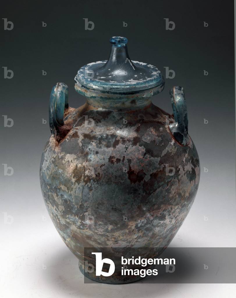 Green glass olla with handles (1st-2nd century) by Gallo-Roman