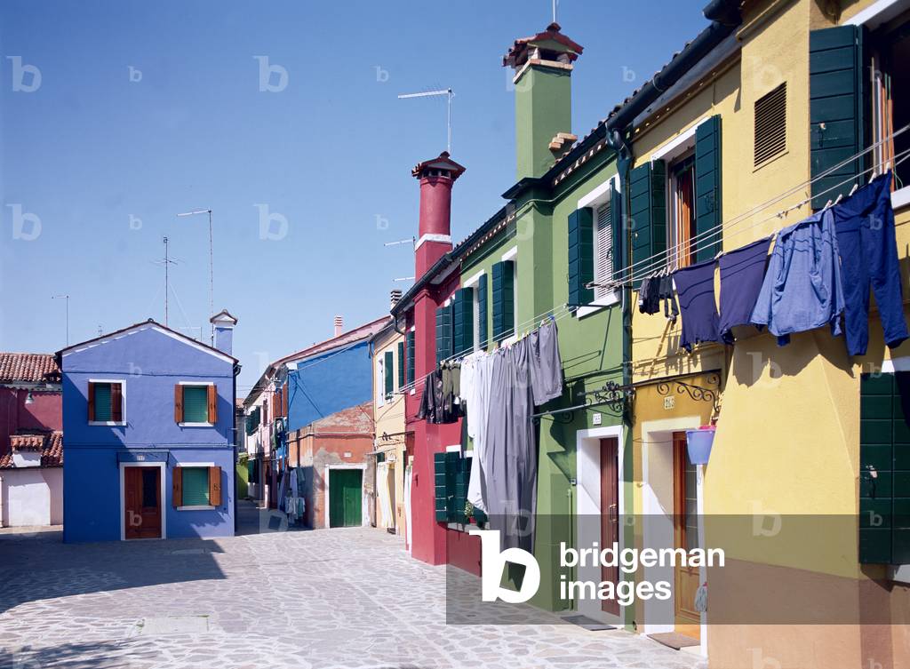 Colourful houses (photo)