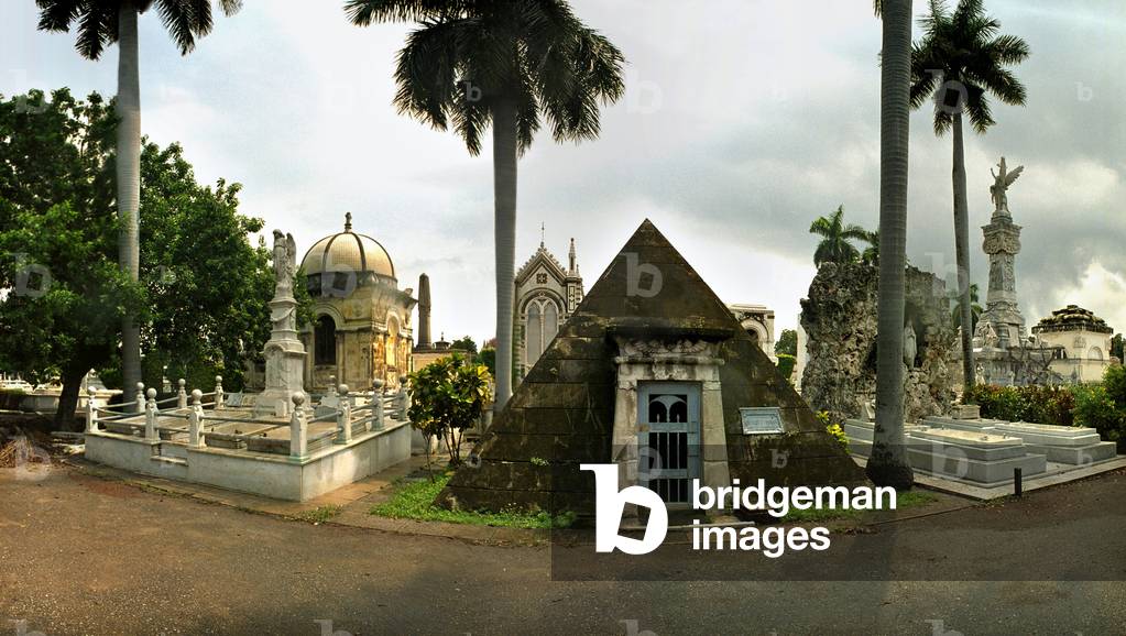 The pyramid 1920, in Christopher Columbus cemetery, Havana. Photograph by Leonard de Selva, Cuba, 2001.