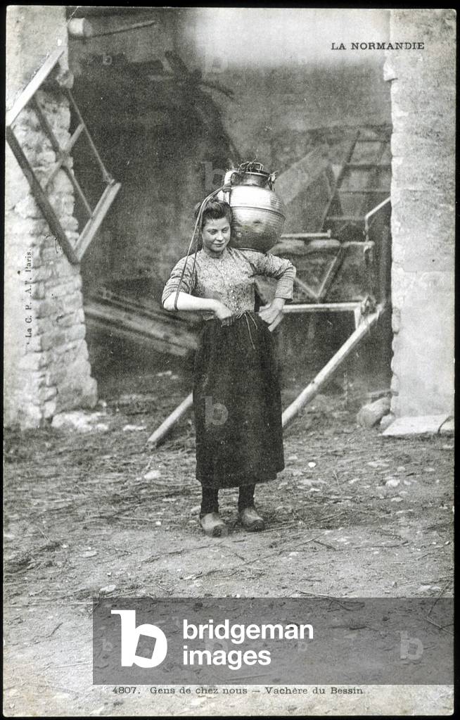 "Persone da casa: mucca Bessin - cartolina" 1900 di Unknown Artist