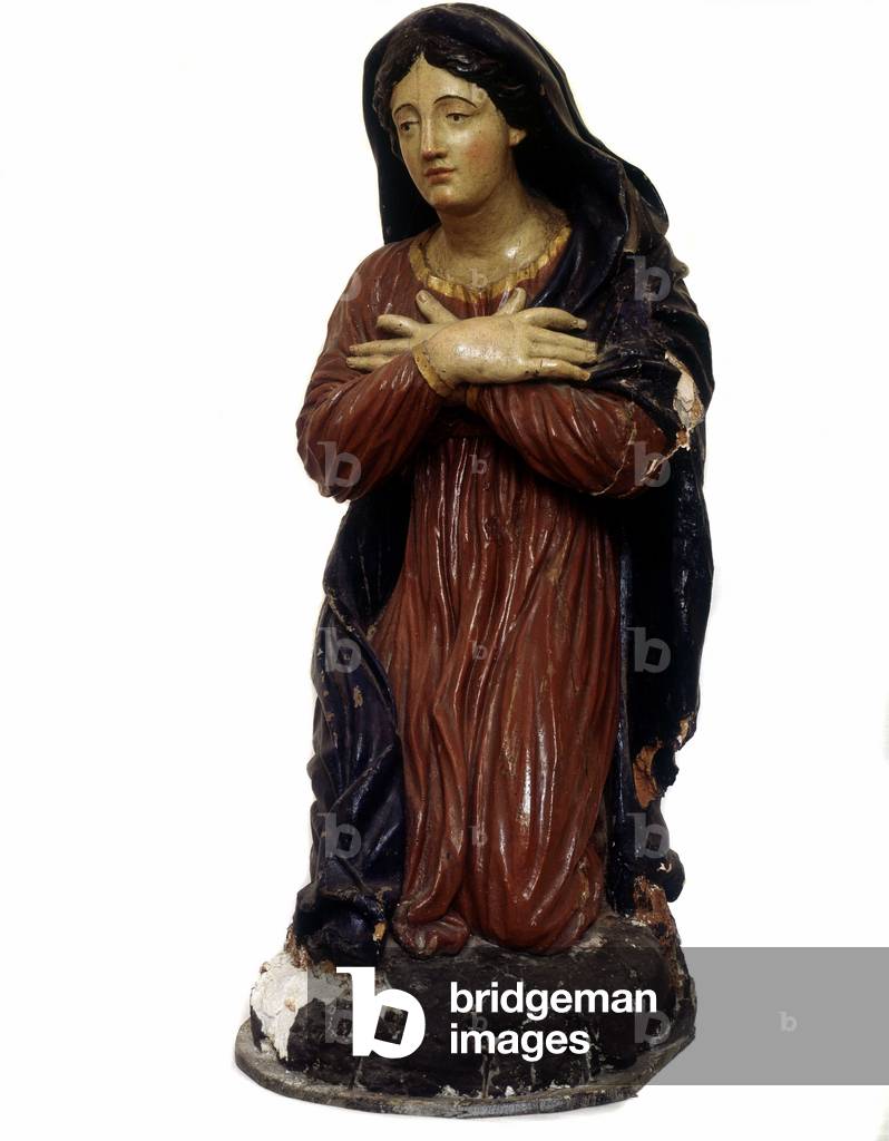 Santon de Provence: Statue of the Virgin, polychrome of the 17th century in carved wood. Church of Mimet.