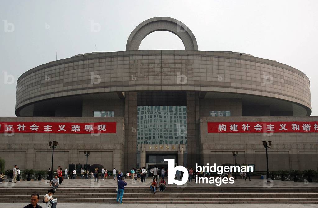 Shanghai, National Museum on People's Square. Photography, Leonard de Selva, China, 2006.