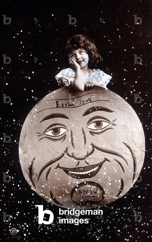Little girl at the moon - Postcard, early 20th century.