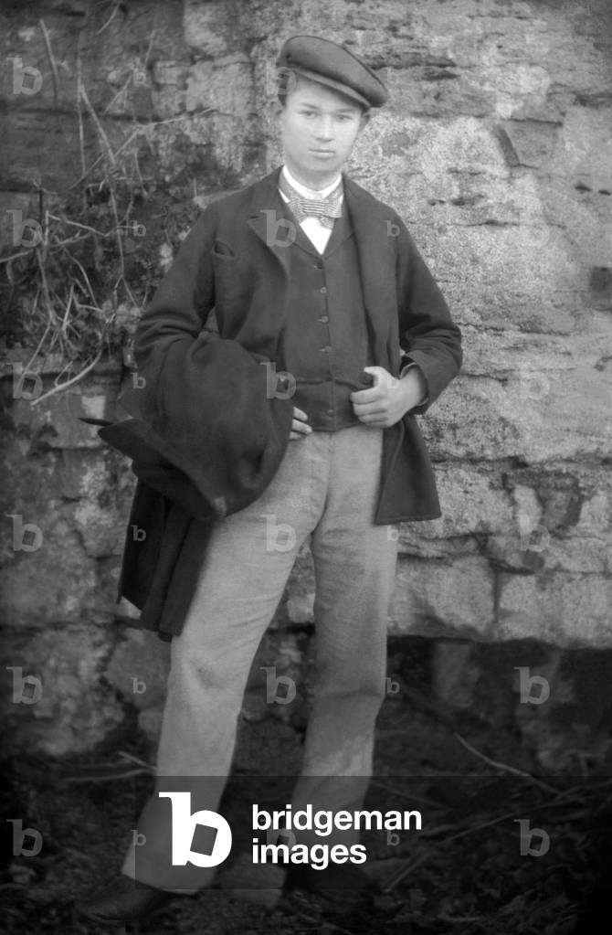 Young man on Sunday near Bourmont in Haute-Marne (Haute Marne), circa 1880. Photography. Ducos Collection.