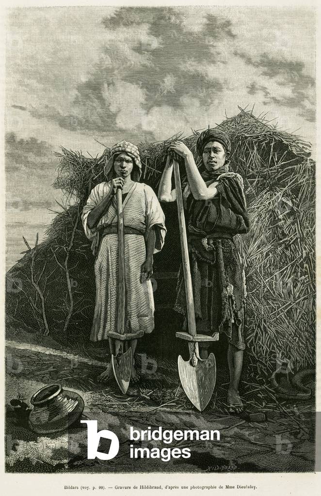 The bildars, owners of a beche, are charged with digging the drains of the wheat fields of the Karoun region. Engraving to illustrate the story La Perse, la Chaldee et la Susiane by Jane Delafoy (1851-1916), academy officer, in le tour du monde 1886, directed by Edouard Charton (1807-1890), Hachette, Paris.