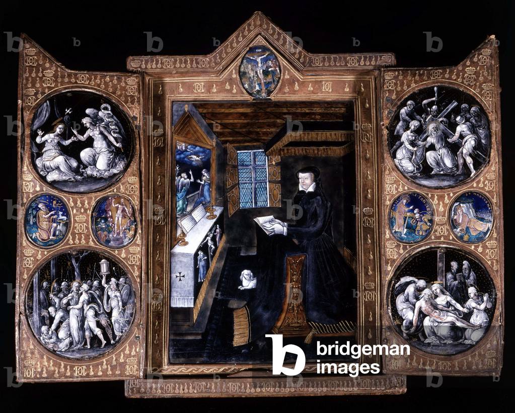 Catherine de Medicis (Caterina de Medici) (1519-1589) in prayer - triptych email and leather, 16th century.