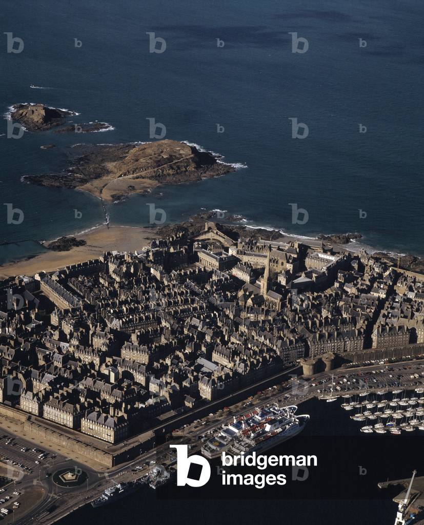 Air view of the city of Saint Malo.