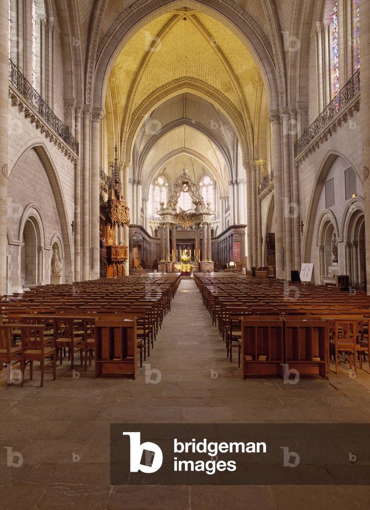 Internal view of the Cathedrale d'Angers (Maine et Loire) built between the 12th and 15th centuries, representing the perfect blend between Romanesque and Gothic style.