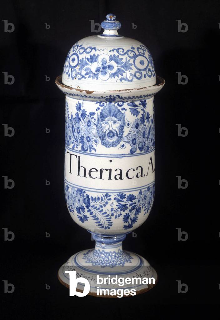 Vase a pharmacy of the 17th, 18th century. Musee Arbaud.