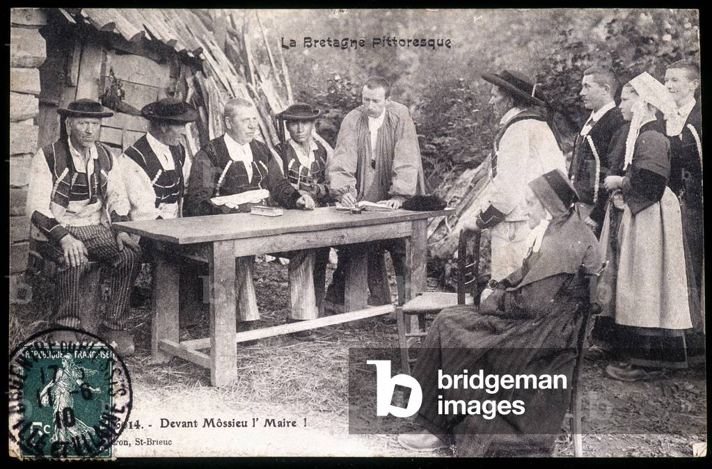 Picturesque Brittany (Saint Brieuc, Saint Brieuc) - In front of the Mayor! : Breton marriage. Postcard v. 1910.