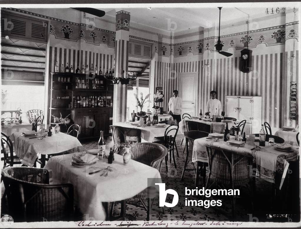 Former colony of French Indochina: Dining room of the Bungalow in Vinh Long located at the mouth of the Rach Long Ho, circa 1930, Cochinchine (Vietnam)