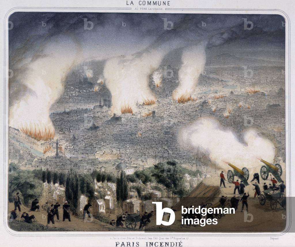 Commune of Paris: Paris fire. Communards firing cannons towards Paris. 1871.