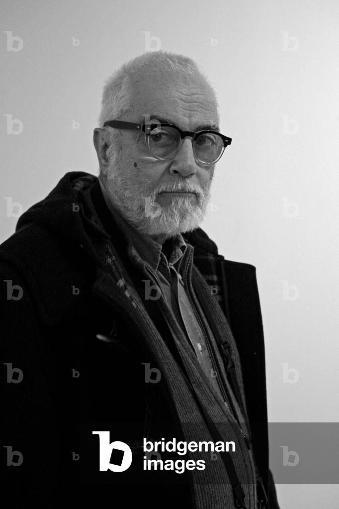 Portrait of Bruno Di Bello, Italian artist, in the Suzanne Tarasieve gallery in Paris in 2008.