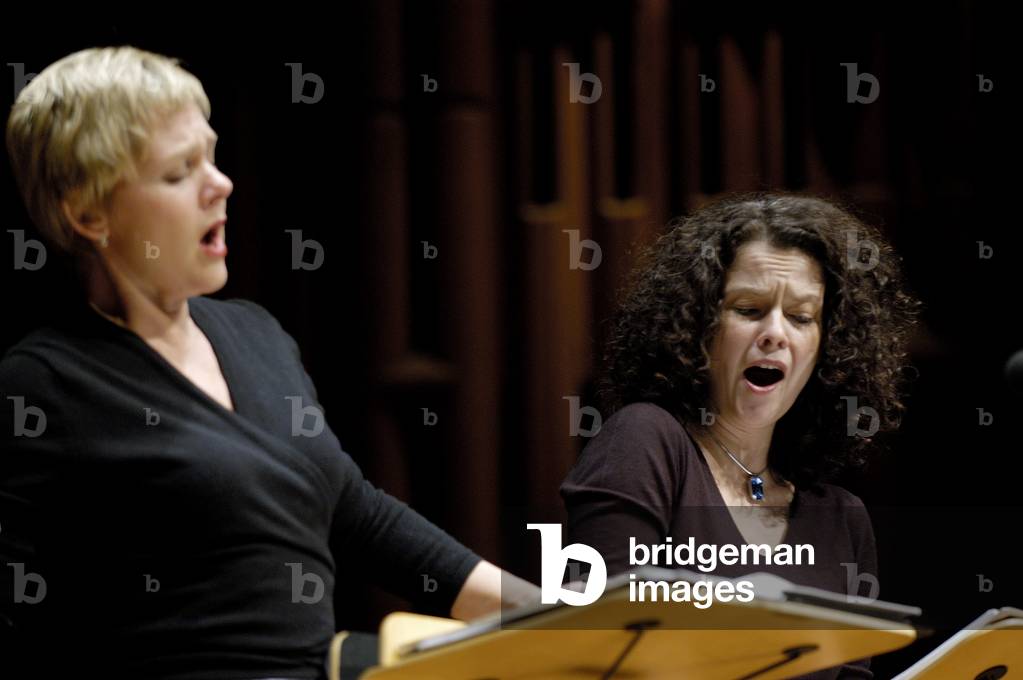 Sopranos Barbara Bonney (left)