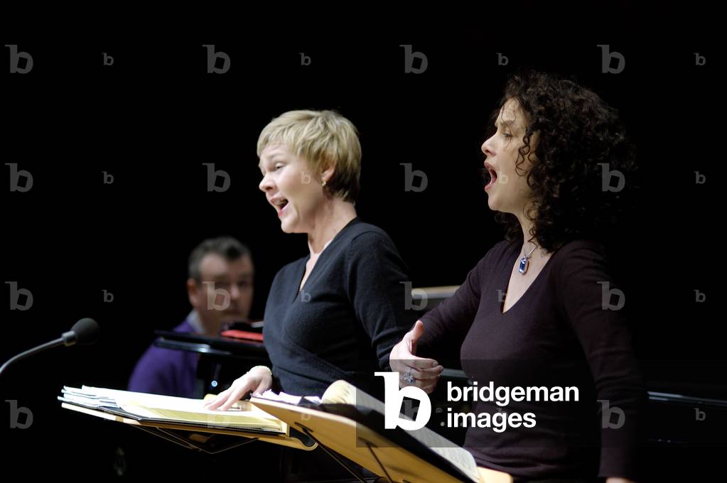 Sopranos Barbara Bonney (middle)